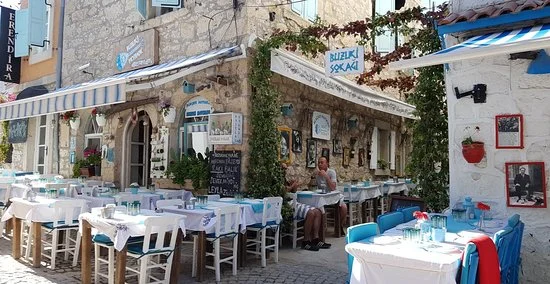 Buzuki Alaçatı - İzmir Mekan Rehberi
