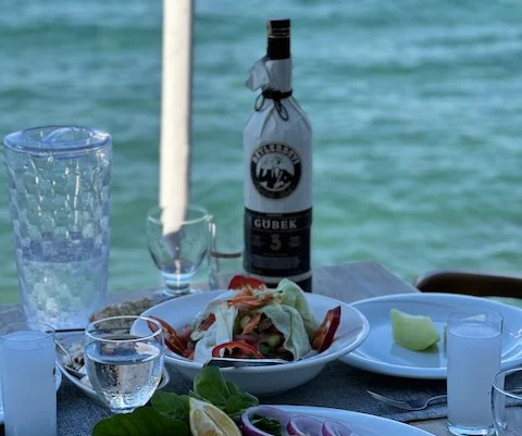 Balıkçı Cevo        - İzmir Mekan Rehberi