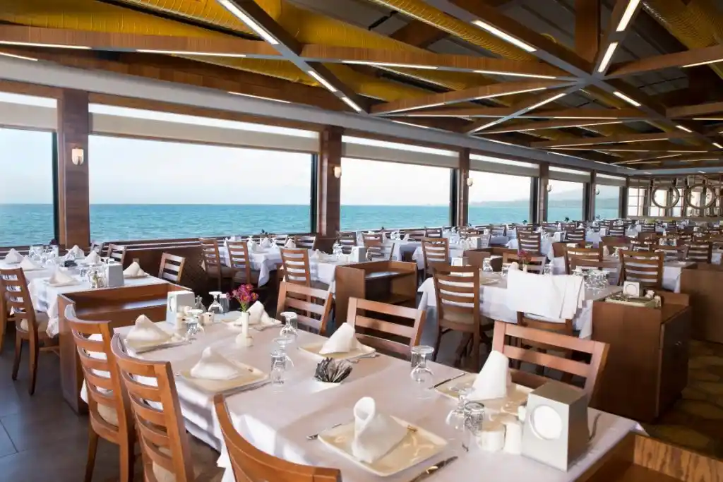 Boğaziçi Restaurant Güzelbahçe - İzmir Mekan Rehberi
