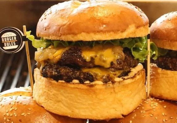 BURGER RULES - İzmir Mekan Rehberi