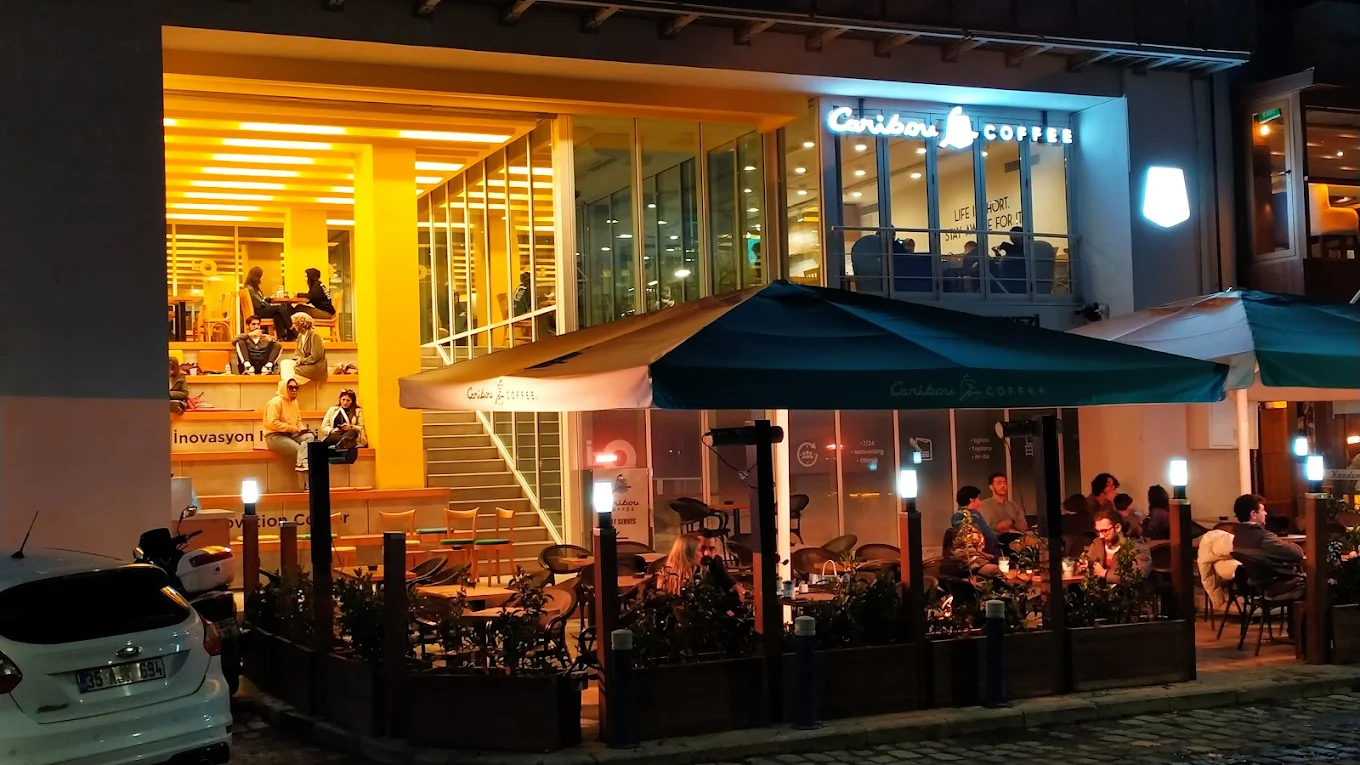 Caribou Coffee Konak - İzmir Mekan Rehberi