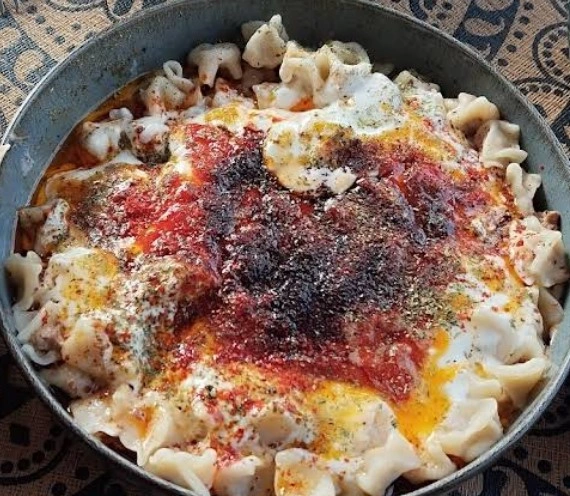 Cevizz İçli Köfte ve Lezzetli Tatlar - İzmir Mekan Rehberi