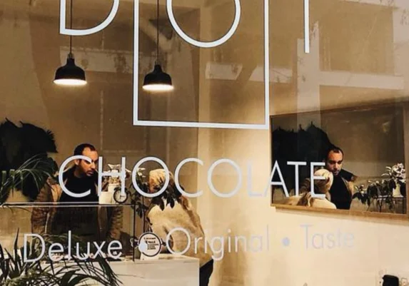 Dot Chocolate - İzmir Mekan Rehberi