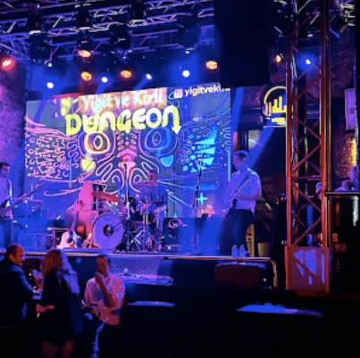 Dungeon - İzmir Mekan Rehberi