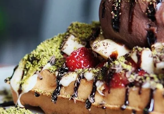 Edem Çıtır Waffle Gaziemir - İzmir Mekan Rehberi