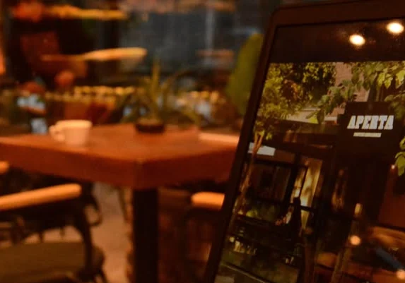 Aperta Coffee & Lunch