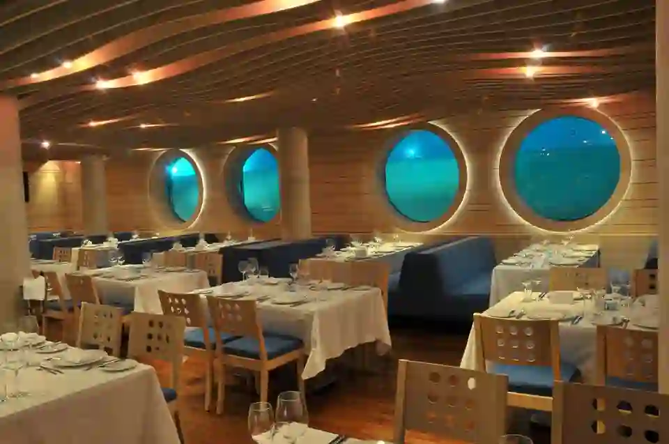 Swissotel Büyük Efes Aquarium Restaurant