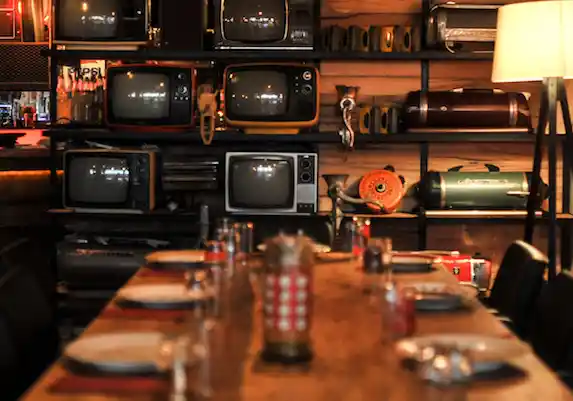 Delinin Sofrası Kordon - İzmir Mekan Rehberi