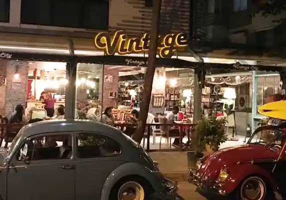 Vintage Cafe - İzmir Mekan Rehberi