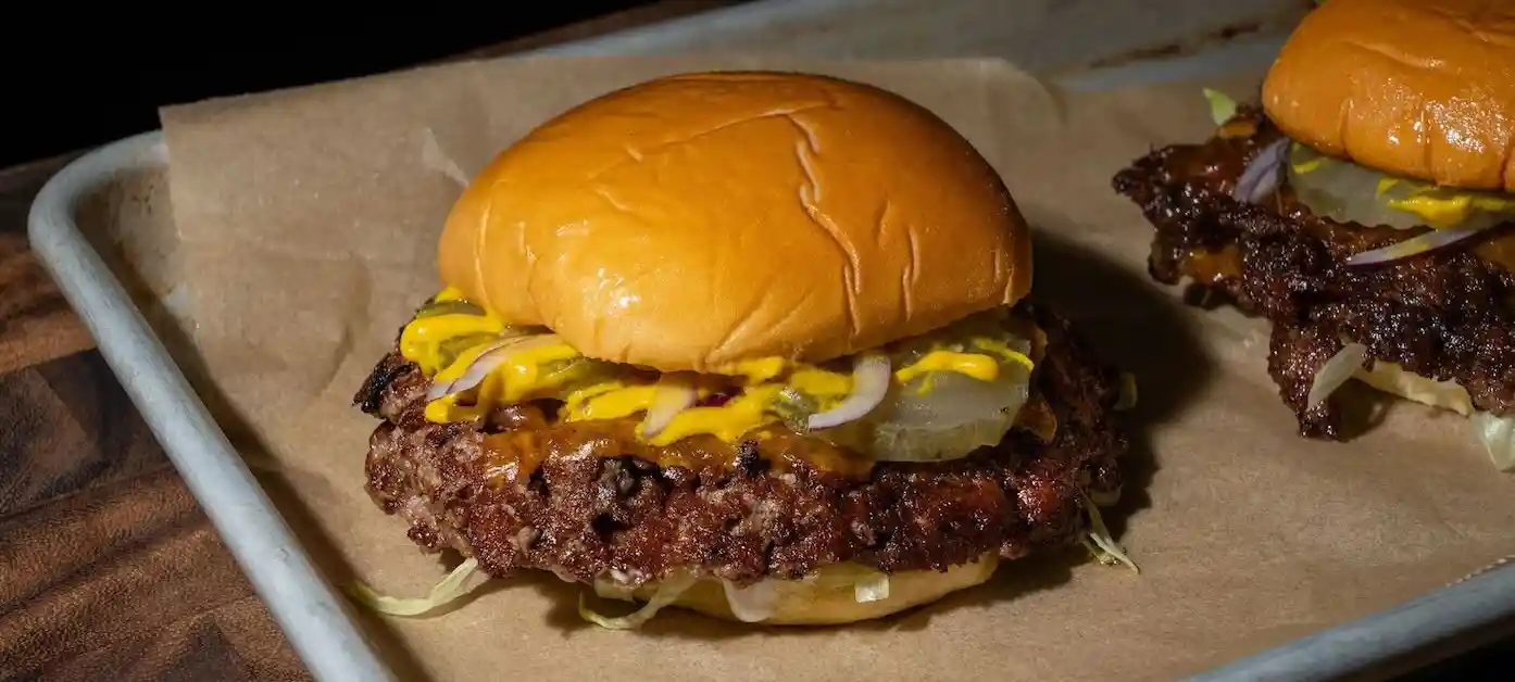 İzmir'de En İyi Smash Burger Nerede Yenir?