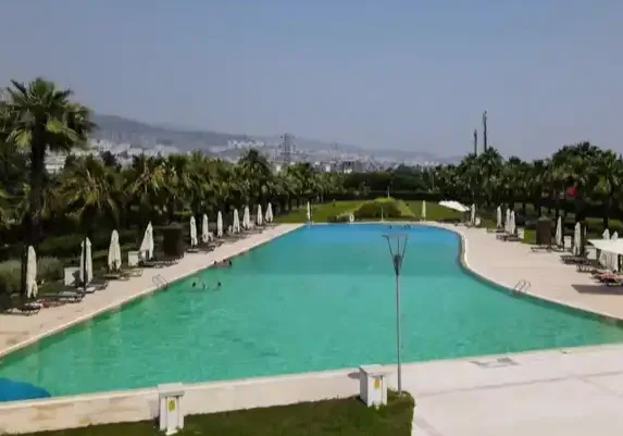L'aura By Naci Usta - İzmir Mekan Rehberi