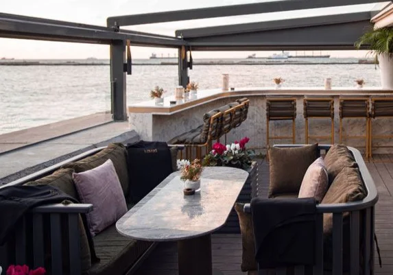 L'aura Kitchen & Bar - İzmir Mekan Rehberi
