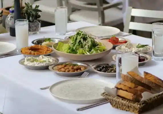 Leke Alsancak - İzmir Mekan Rehberi