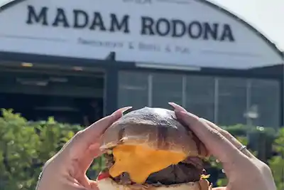 Madam Rodona Restaurant - İzmir Mekan Rehberi