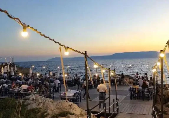 Maya Bistro Restaurant - İzmir Mekan Rehberi