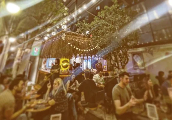 Mo Pub & Chill Co. - İzmir Mekan Rehberi