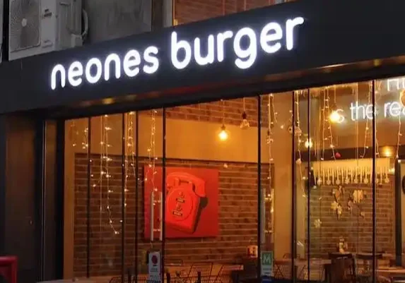 Neones Burger Karşıyaka - İzmir Mekan Rehberi