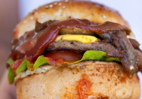 Ohannes Burger Hilltown - İzmir Mekan Rehberi