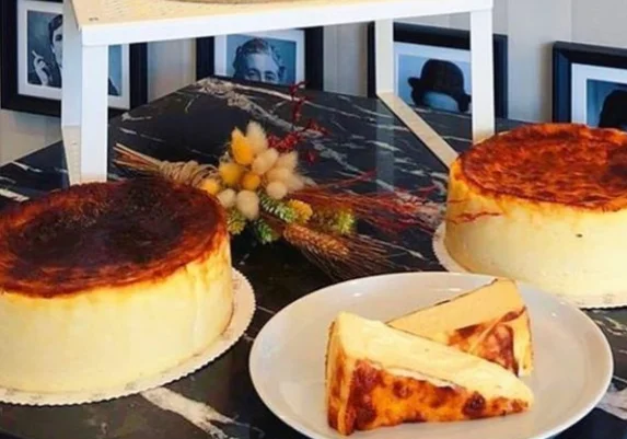 Pastel Patisserie - İzmir Mekan Rehberi