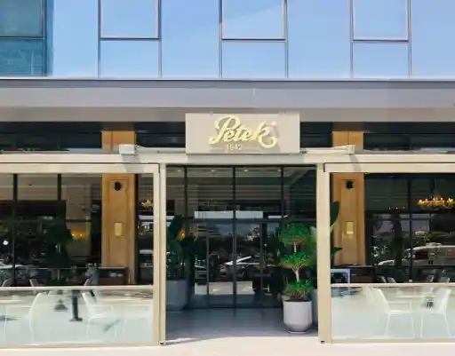 Petek Pastanesi Bayraklı - İzmir Mekan Rehberi