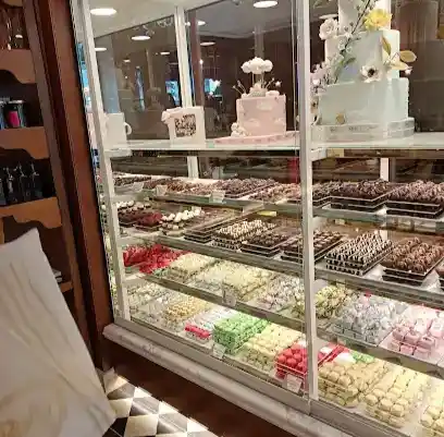 Petek Pastanesi Mavişehir - İzmir Mekan Rehberi