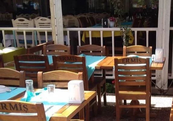 Sığacık Ermiş Balık Pişirme Evi & Balık Ekmek - İzmir Mekan Rehberi
