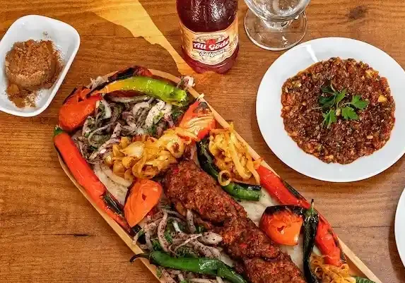 Üstat Kebap İzmir - İzmir Mekan Rehberi