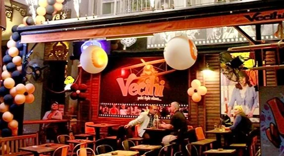 Vecihi Bar - İzmir Mekan Rehberi