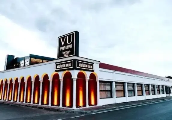 VU Sahne By Veli Usta - İzmir Mekan Rehberi