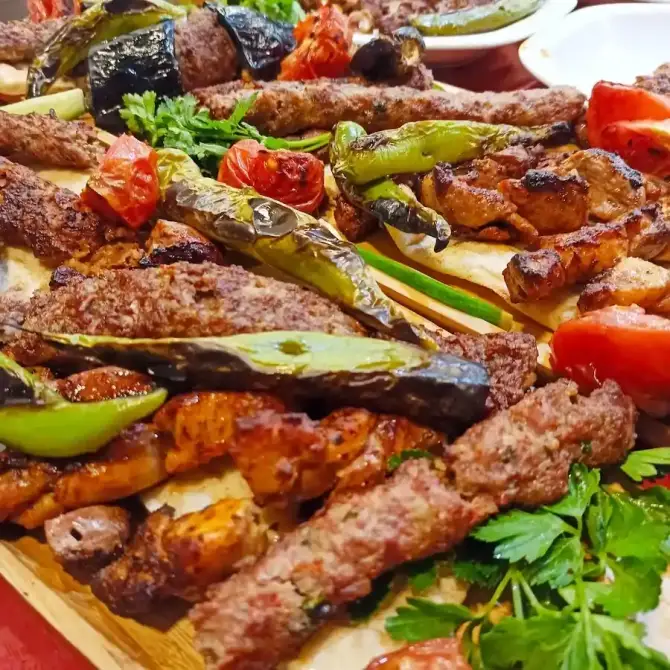 Üstat Kebap İzmir - İzmir Mekan Rehberi