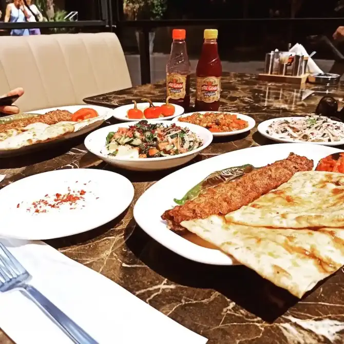 Üstat Kebap İzmir - İzmir Mekan Rehberi