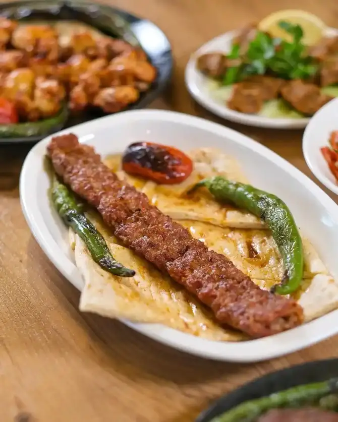 Üstat Kebap İzmir - İzmir Mekan Rehberi