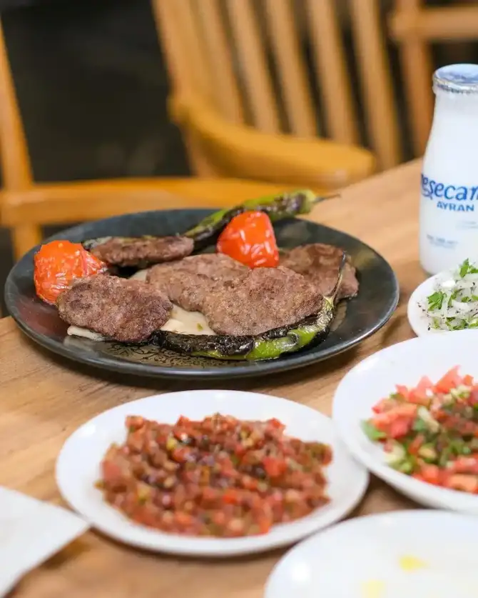 Üstat Kebap İzmir - İzmir Mekan Rehberi