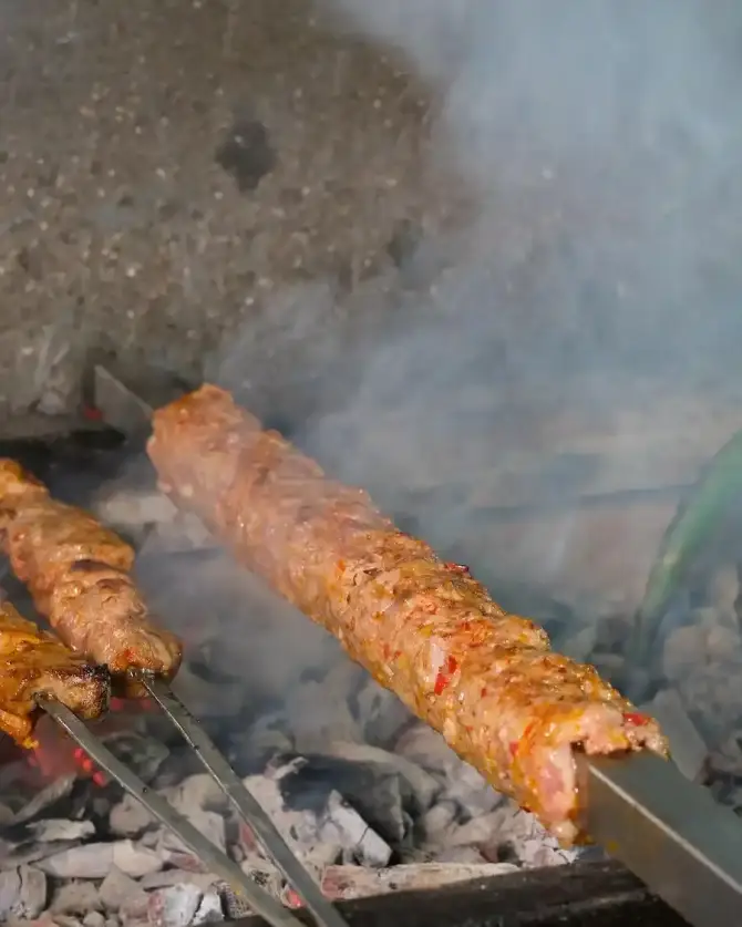 Üstat Kebap İzmir - İzmir Mekan Rehberi