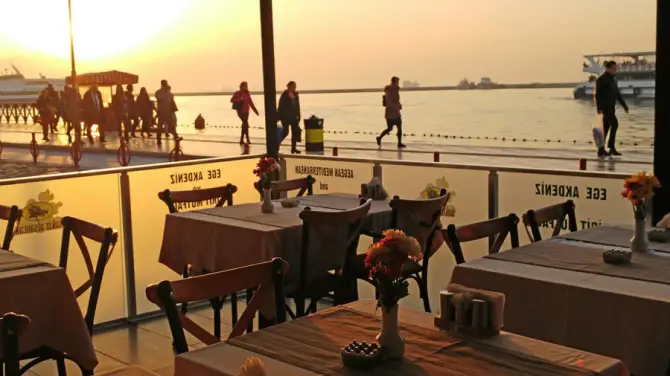 Sakız Alsancak Restaurant - İzmir Mekan Rehberi