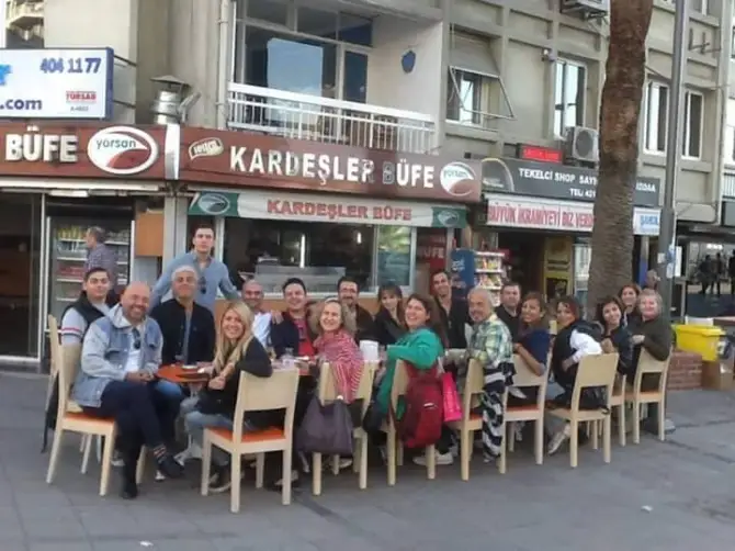 Kardeşler Büfe - İzmir Mekan Rehberi