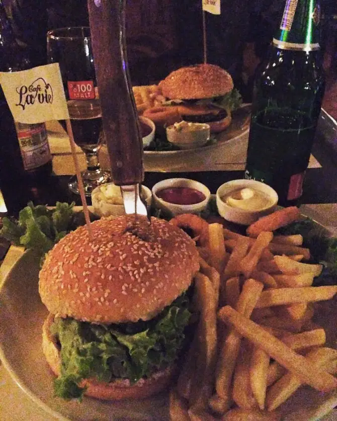 Cafe La Vie  - İzmir Mekan Rehberi