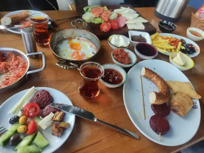 1453 Osmanlı Cafe Konak - İzmir Mekan Rehberi