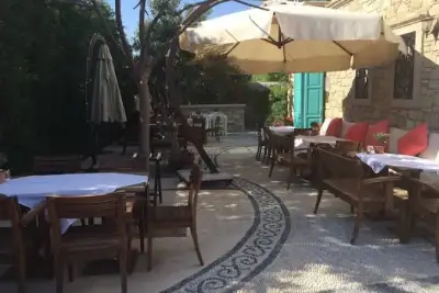 1850 Cafe Restaurant fotoğraf 2 - İzmir Mekan Rehberi