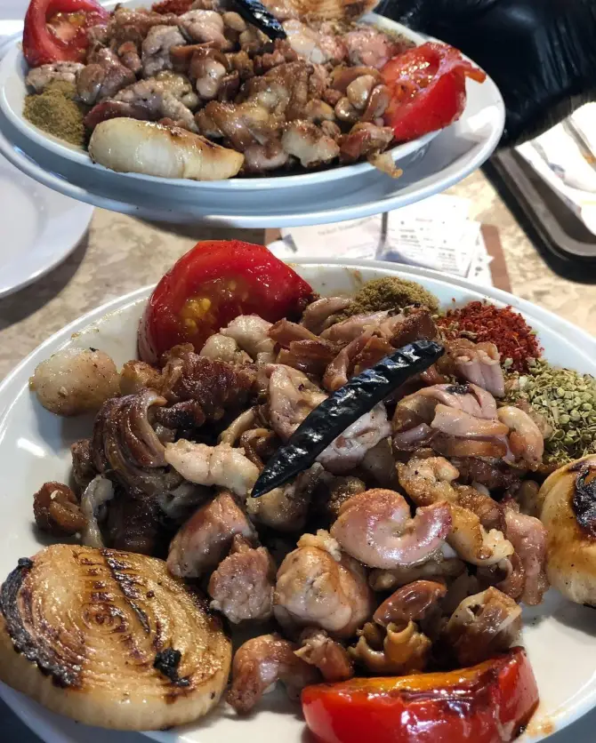 Kokoreççi Asım Usta Göztepe - İzmir Mekan Rehberi