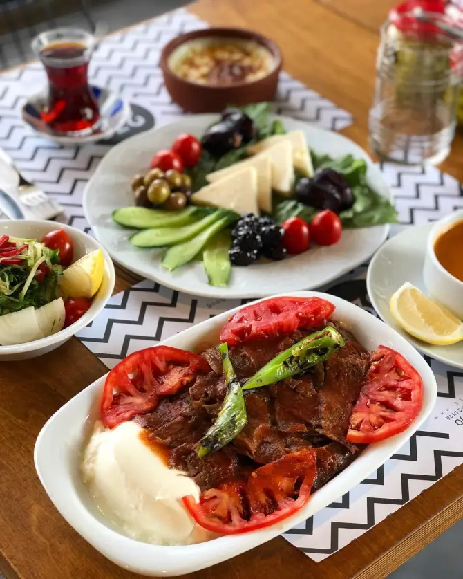 232 Döner - İzmir Mekan Rehberi
