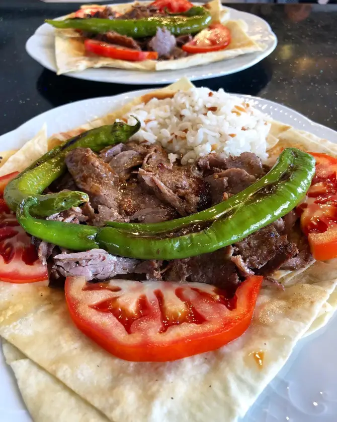 232 Döner - İzmir Mekan Rehberi