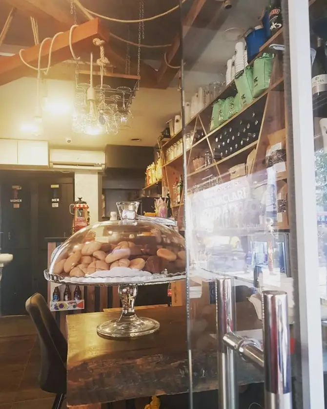 Okboy's Coffee & Pub - İzmir Mekan Rehberi