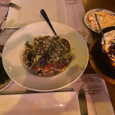 Muzom Restoran Göztepe - İzmir Mekan Rehberi