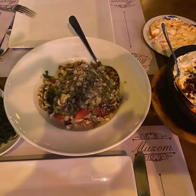 Muzom Restoran Göztepe - İzmir Mekan Rehberi