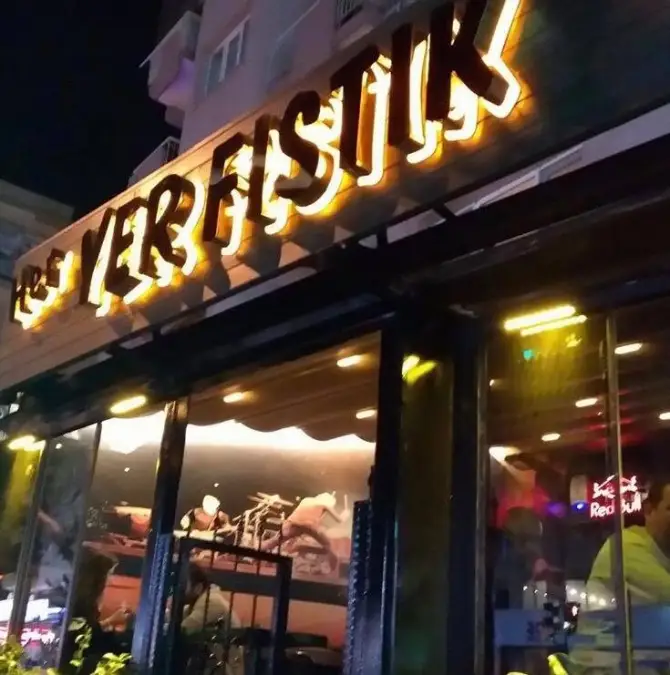 Her Yer Fıstık - İzmir Mekan Rehberi