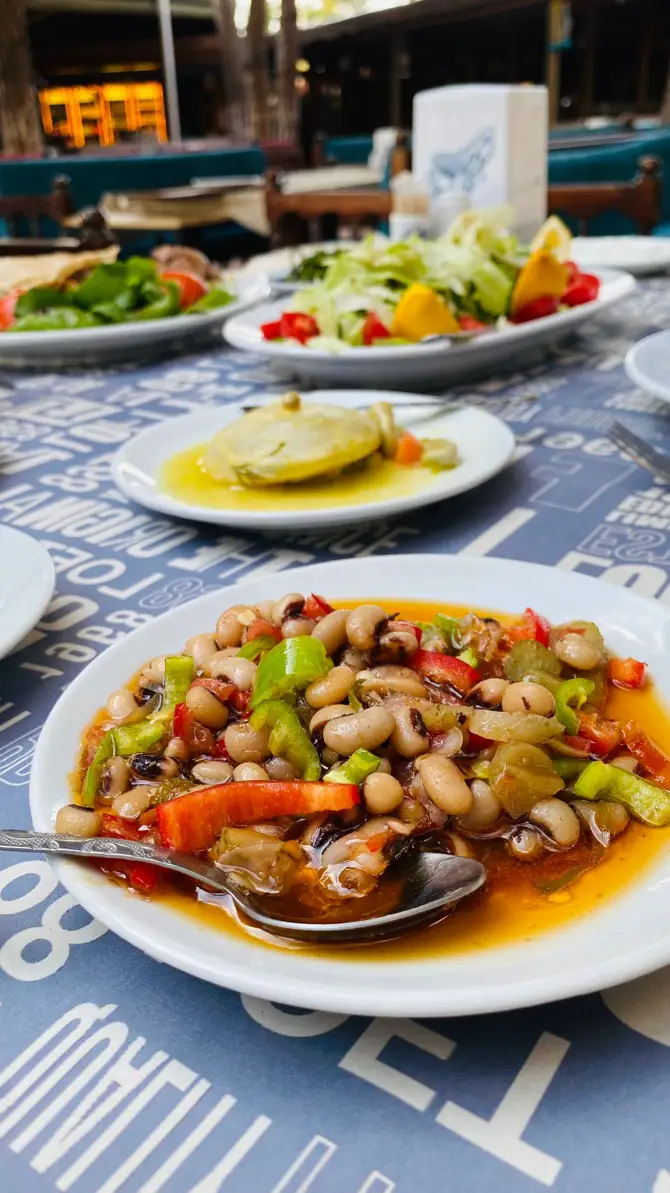 Yörük Obası Restaurant - İzmir Mekan Rehberi