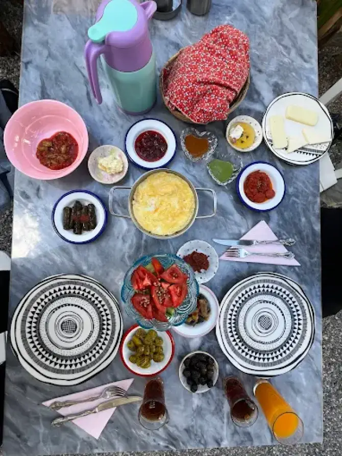80'ler Kahvaltı Bostanlı - İzmir Mekan Rehberi