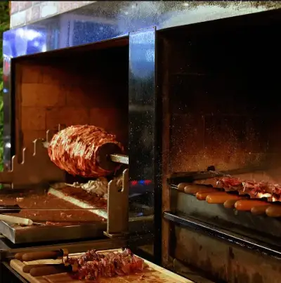 25 Mart Oltu Cağ Kebap fotoğraf 2 - İzmir Mekan Rehberi