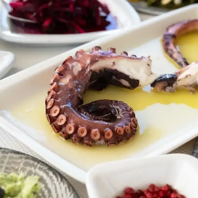 Ata'dan Balık Güzelbahçe - İzmir Mekan Rehberi